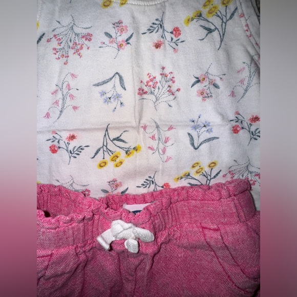 2 for $15// Old Navy 2T Summer Short Set - Picture 3 of 6